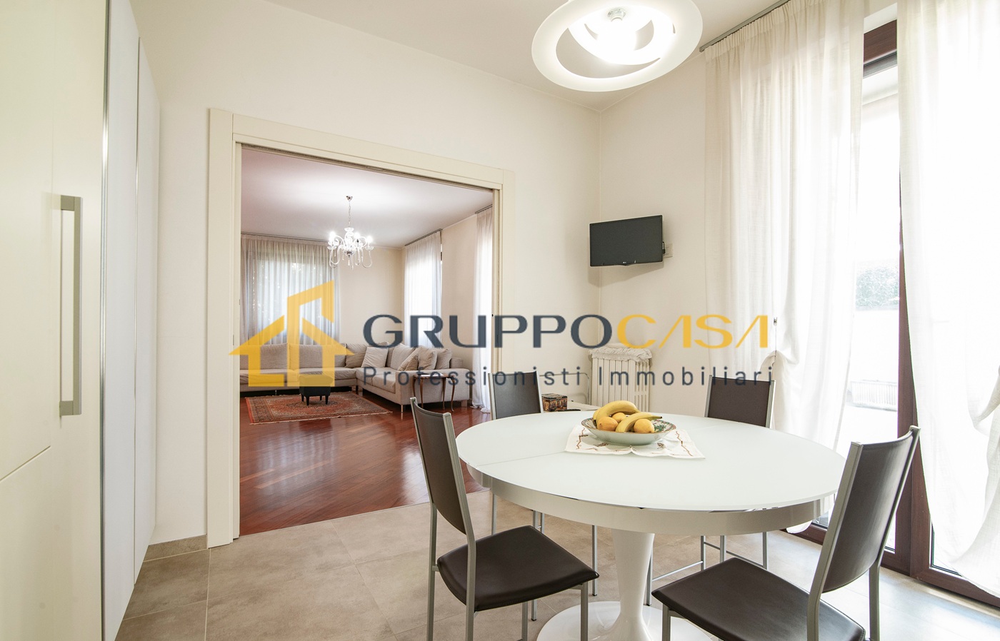BRUGHERIO – SPLENDIDA VILLA SINGOLA