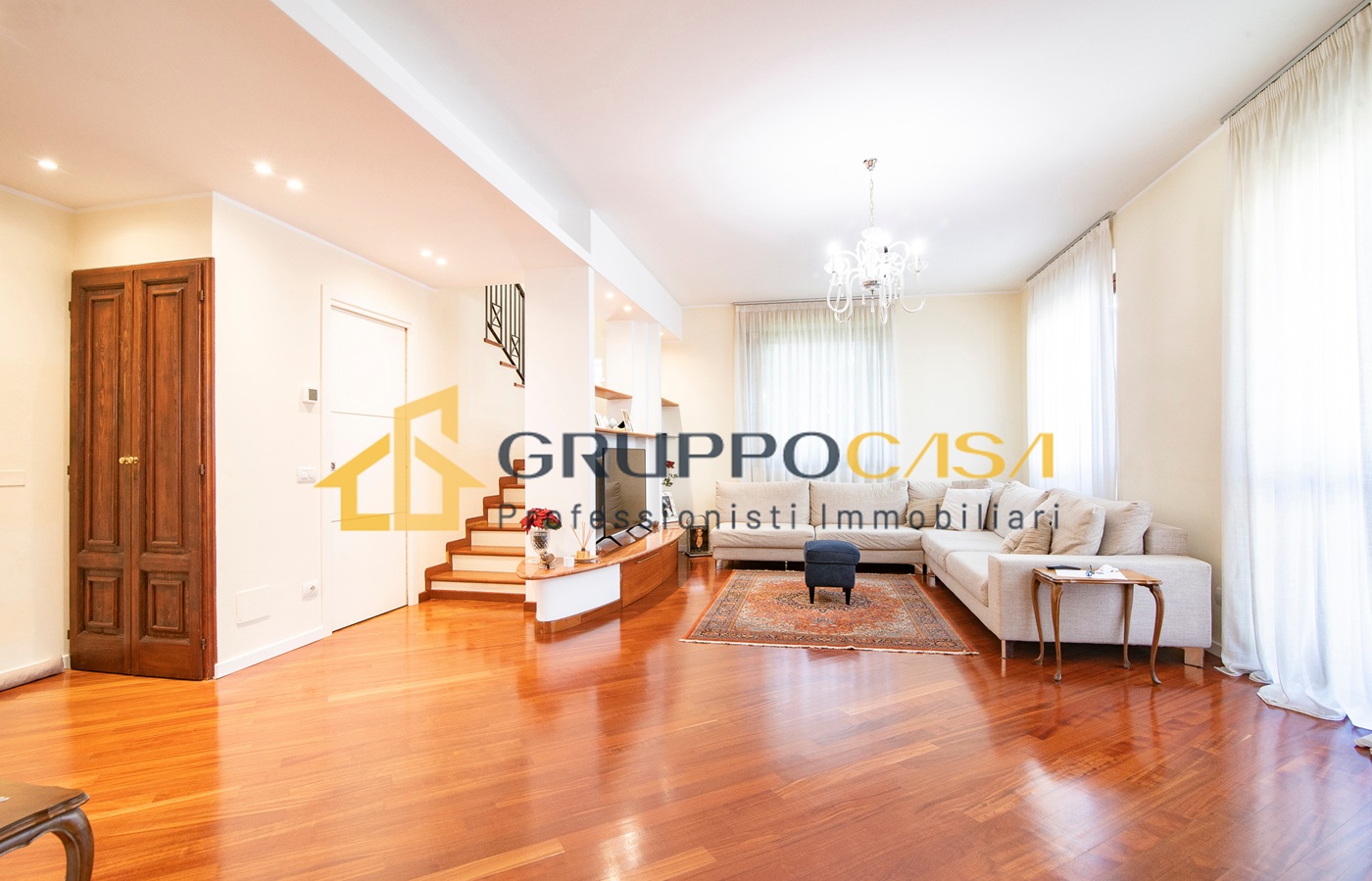 BRUGHERIO – SPLENDIDA VILLA SINGOLA