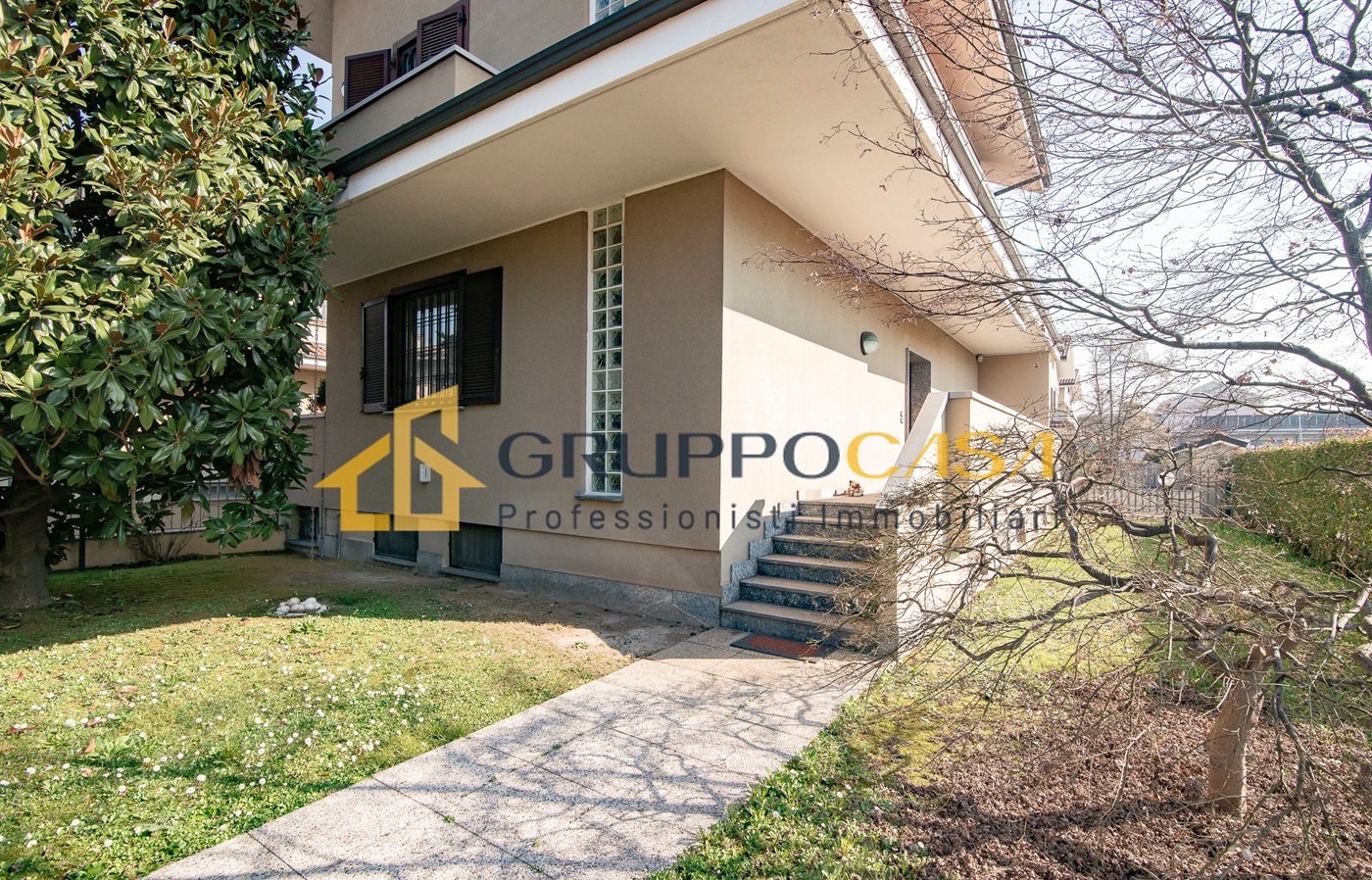 BRUGHERIO – SPLENDIDA VILLA SINGOLA