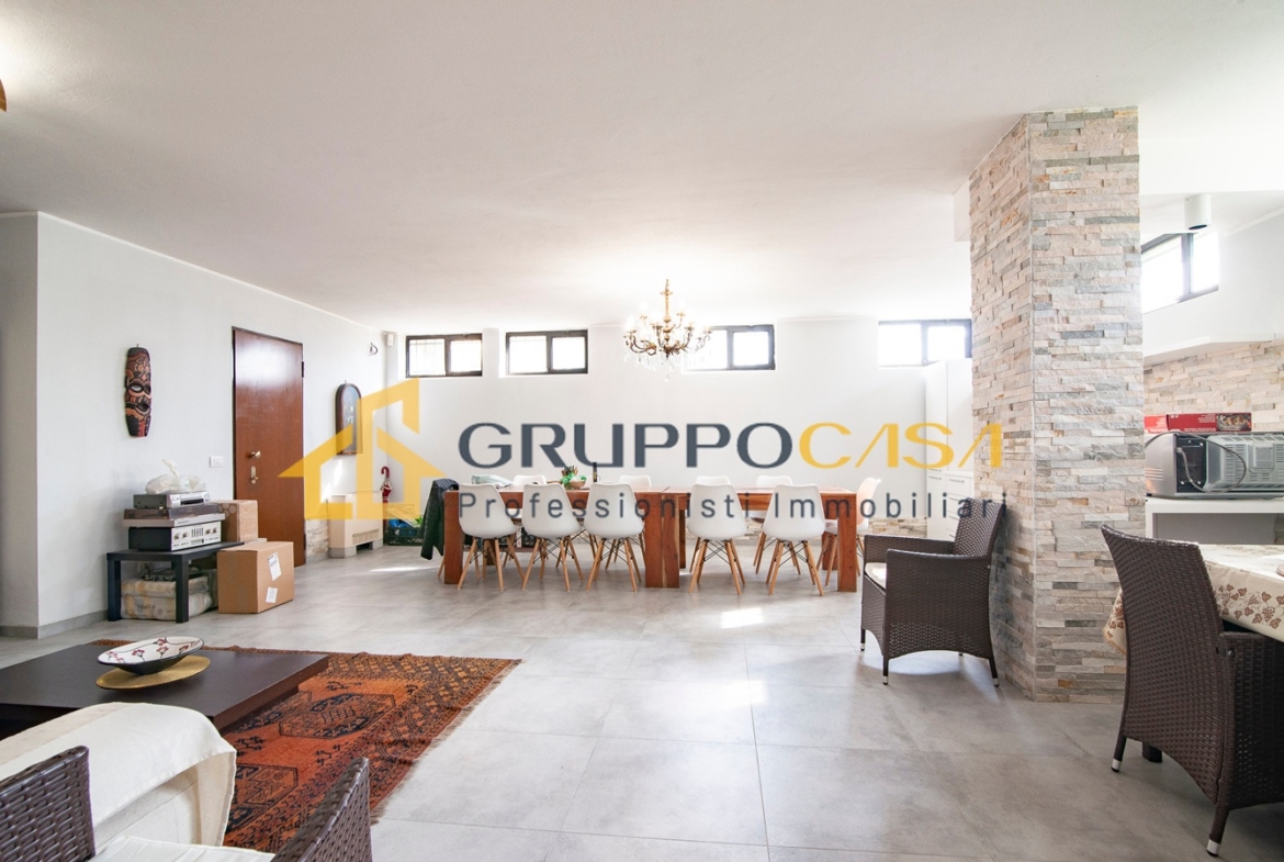BRUGHERIO – SPLENDIDA VILLA SINGOLA