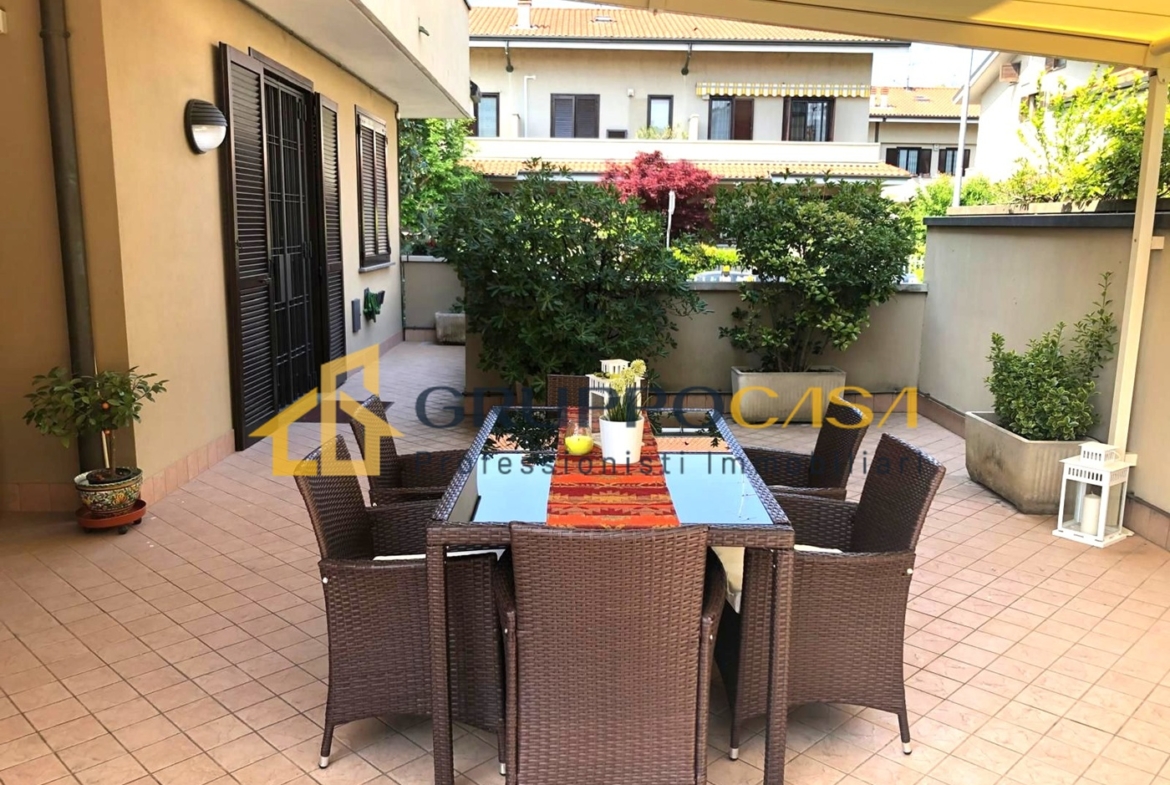 BRUGHERIO – SPLENDIDA VILLA SINGOLA
