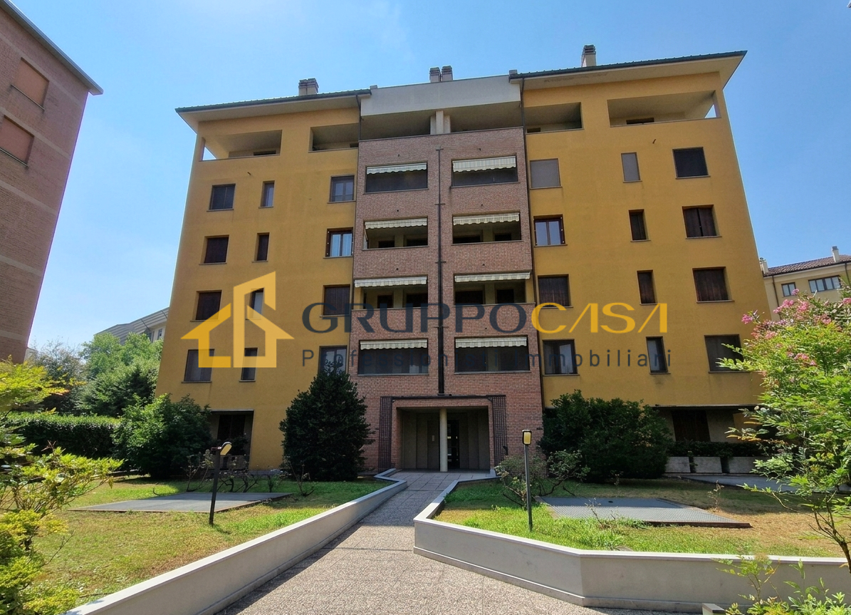 BRUGHERIO – 3 LOCALI CON TERRAZZINO