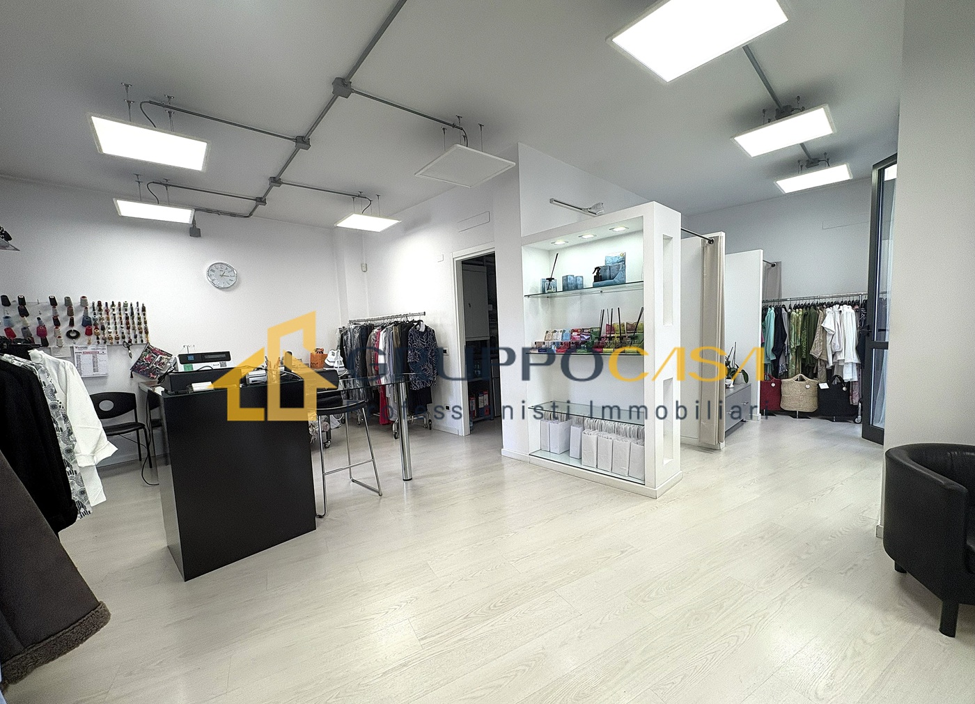 3 BRUGHERIO – AFFITTASI NEGOZIO CENTRALISSIMO