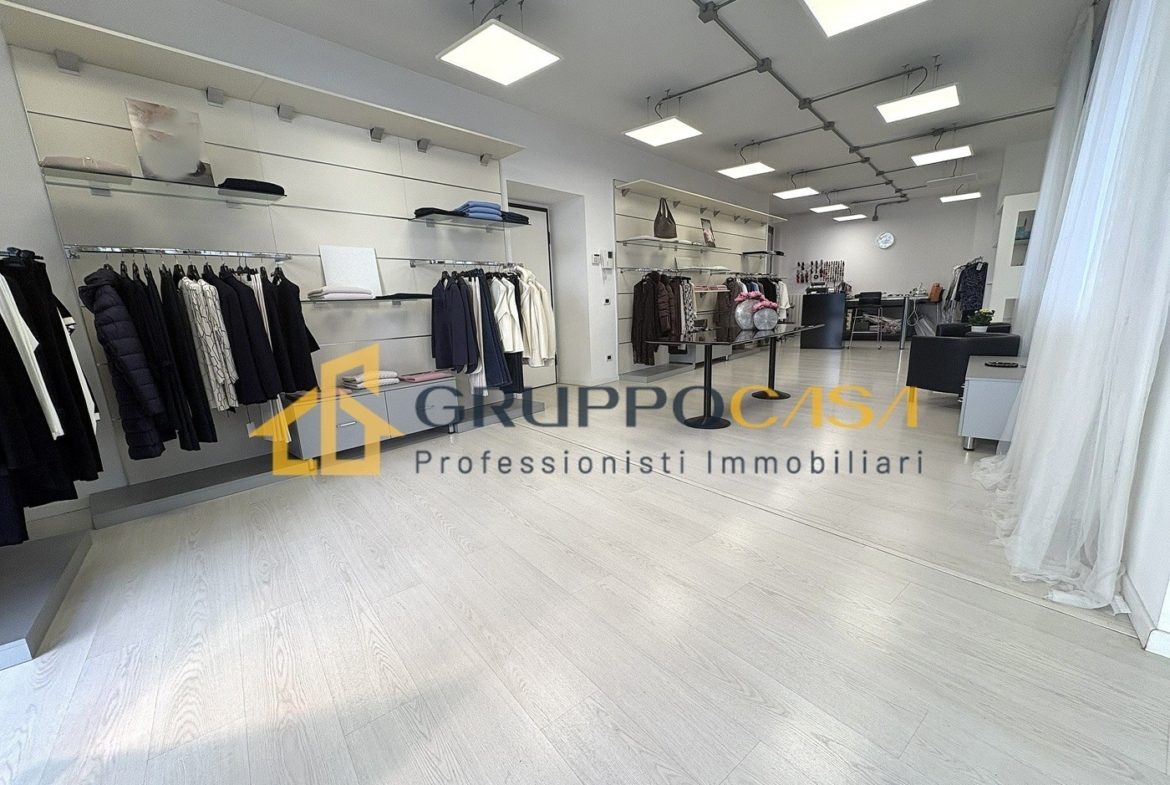 BRUGHERIO – AFFITTASI NEGOZIO CENTRALISSIMO