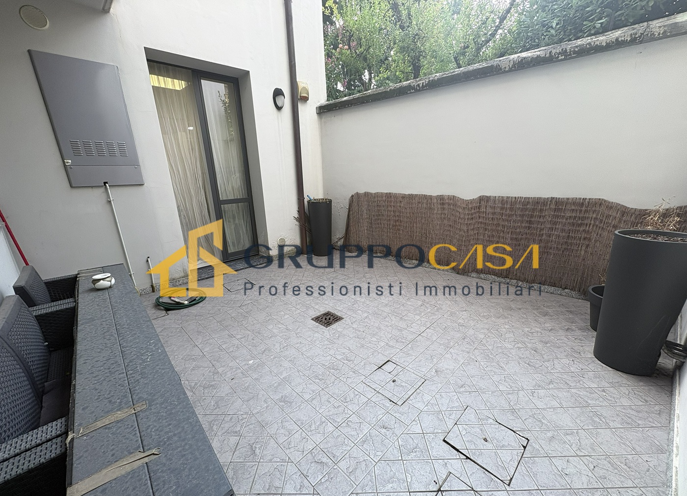 9 BRUGHERIO – AFFITTASI NEGOZIO CENTRALISSIMO